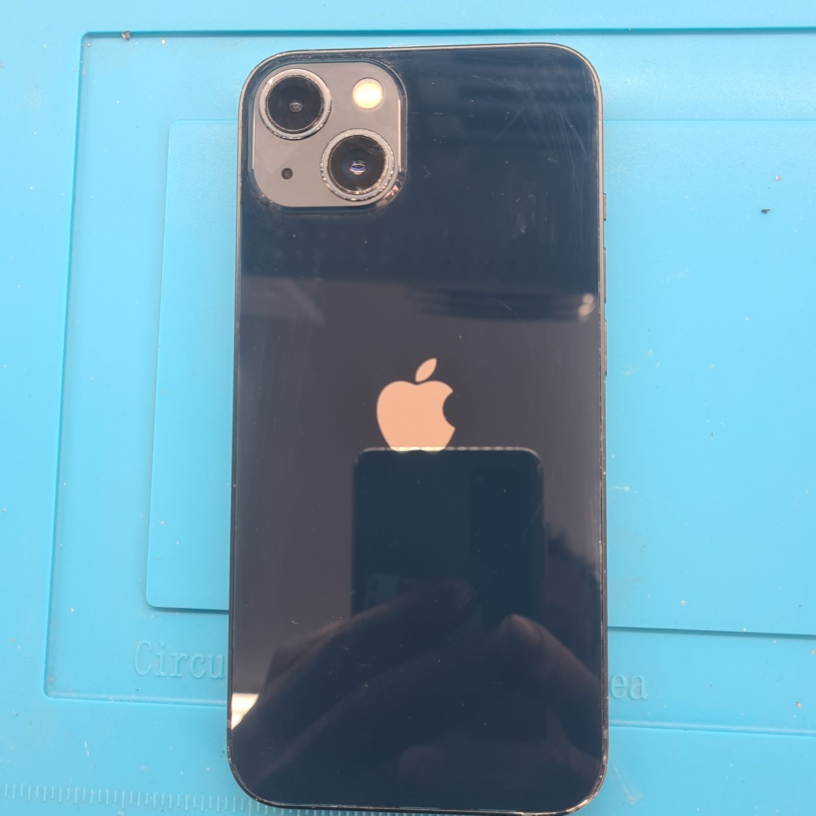 Apple Phone Repair/ iPhone 13 No power. Phone has cracked back glass. Free Diagnostic Service.