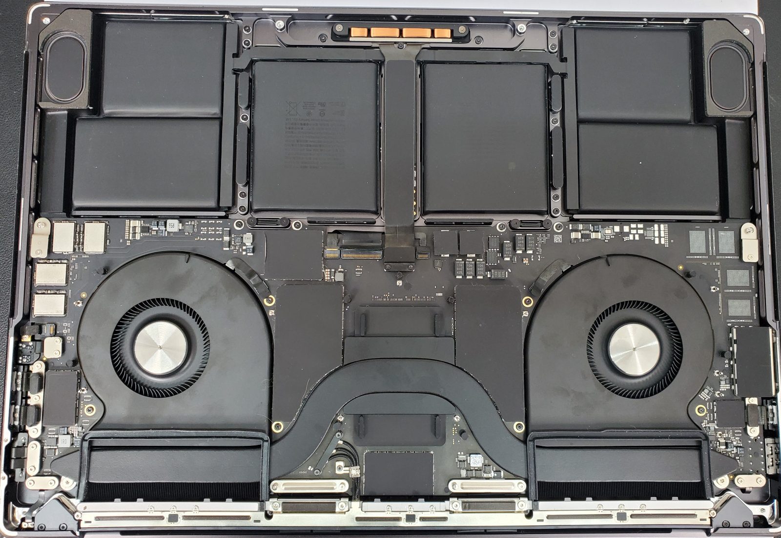 MacBook Pro 16-inch (2025, M4) Complete Palmrest Keyboard assembly Replacement OEM