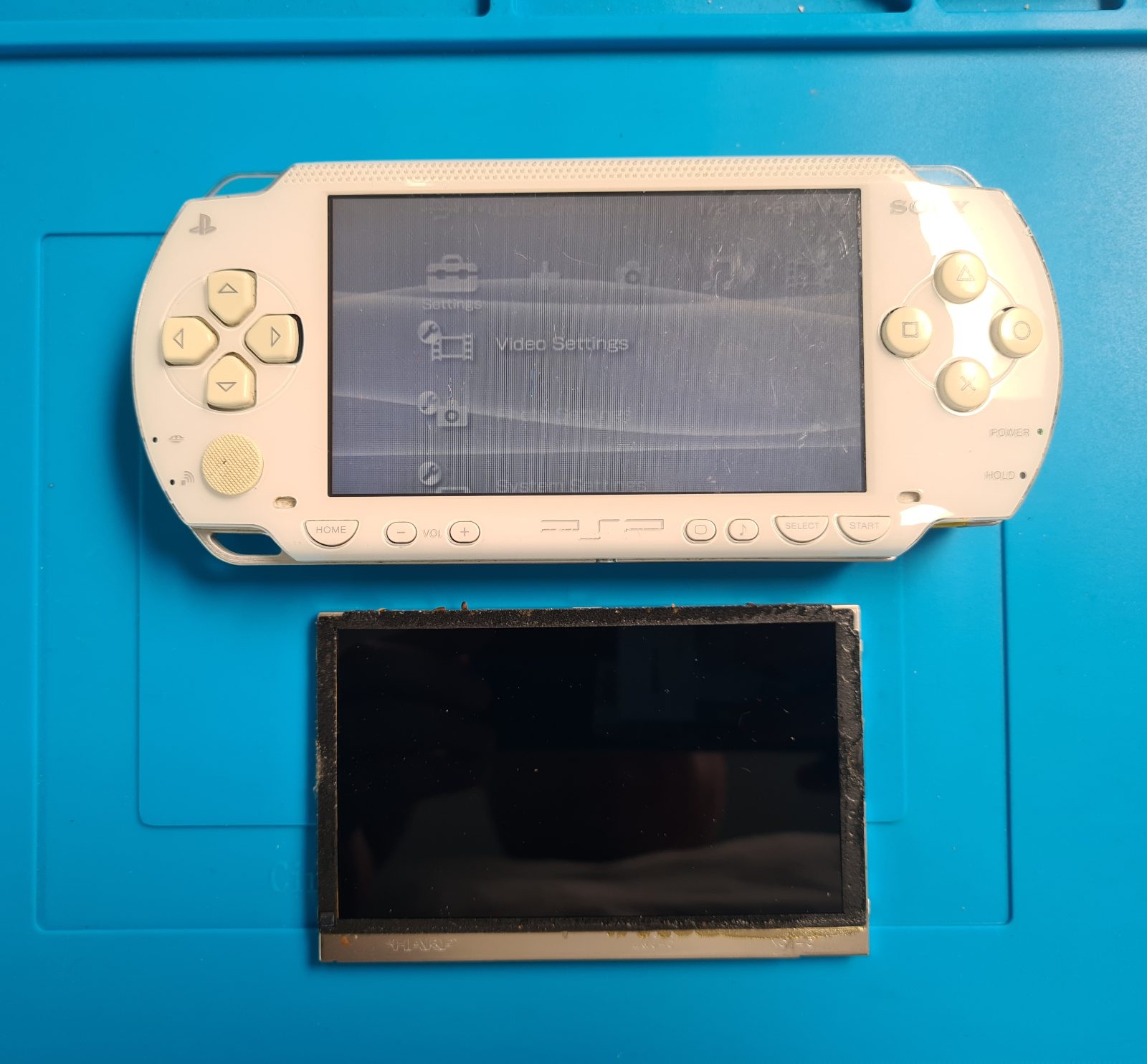 PSP 1000 Series Broken or Unresponsive LCD Screen Replacement