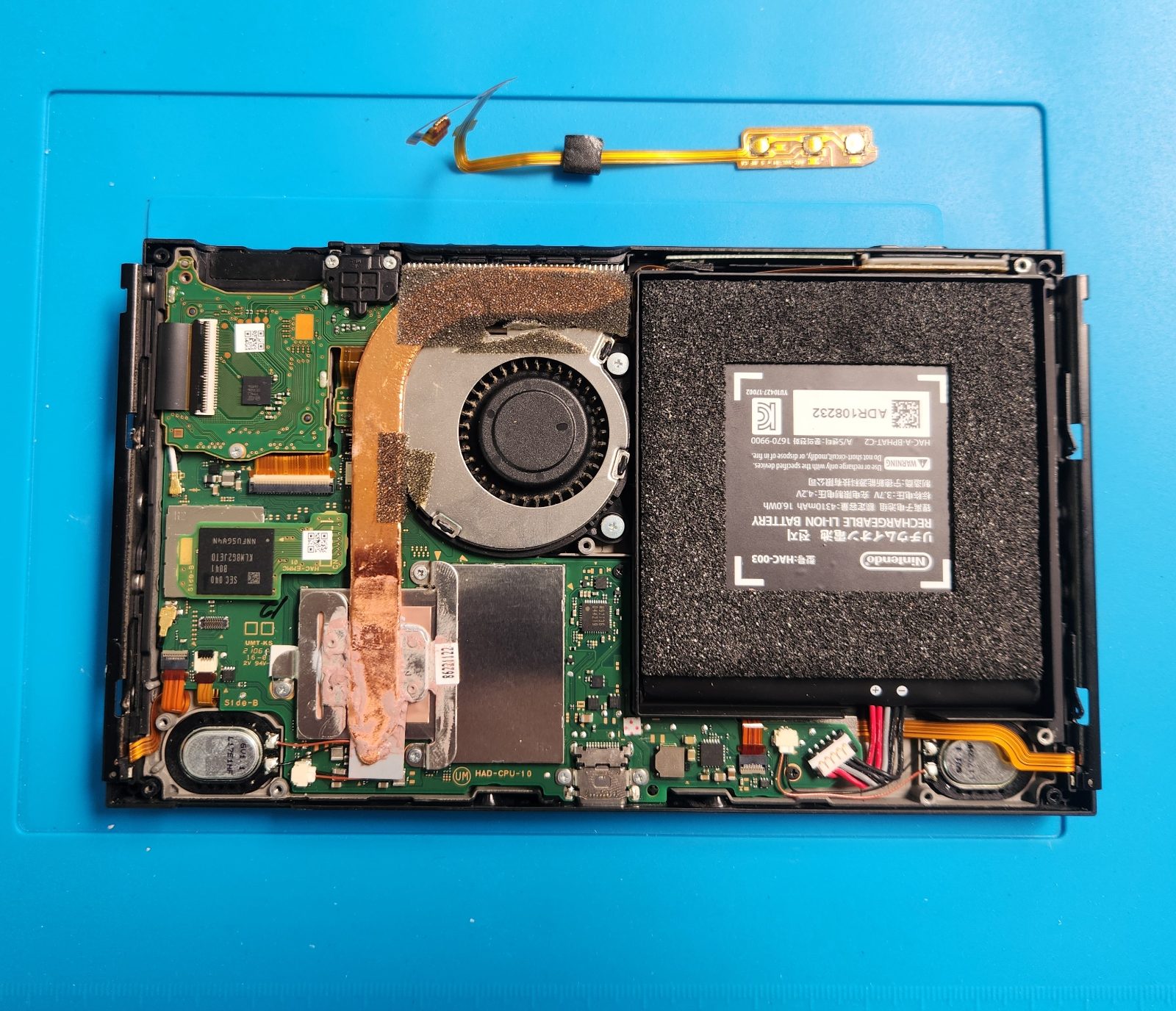 Nintendo Switch (Original / Standard) Motherboard repair (water damage).
