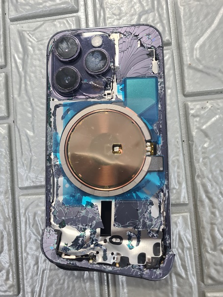 Apple Phone Repair/ iPhone 14 Data transfer ($275).