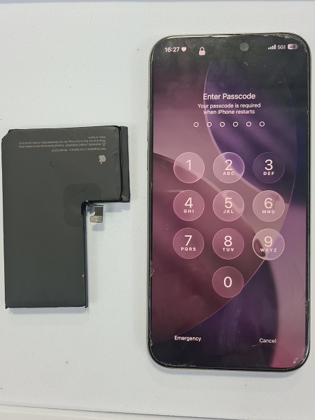 Apple Phone Repair/ iPhone 16 Pro Battery Replacement